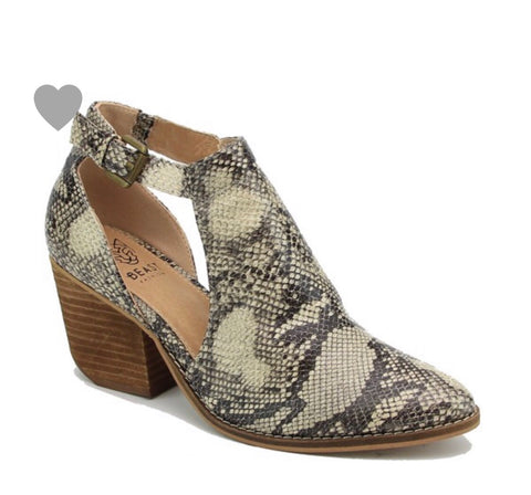 A slithering bootie
